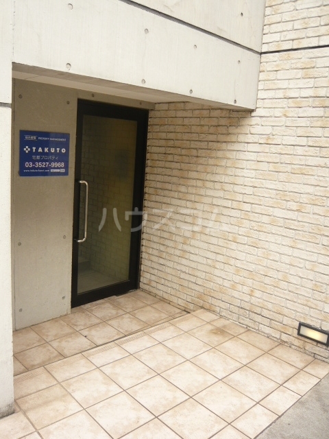 25/30 エントランス