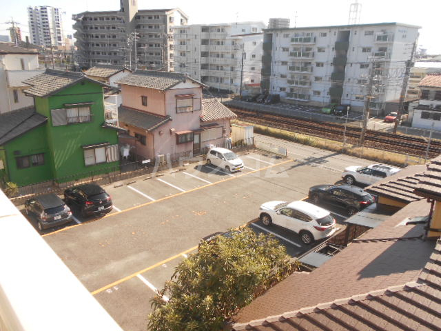 18/21 駐車場