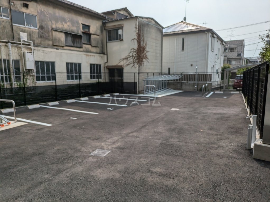 26/30 駐車場