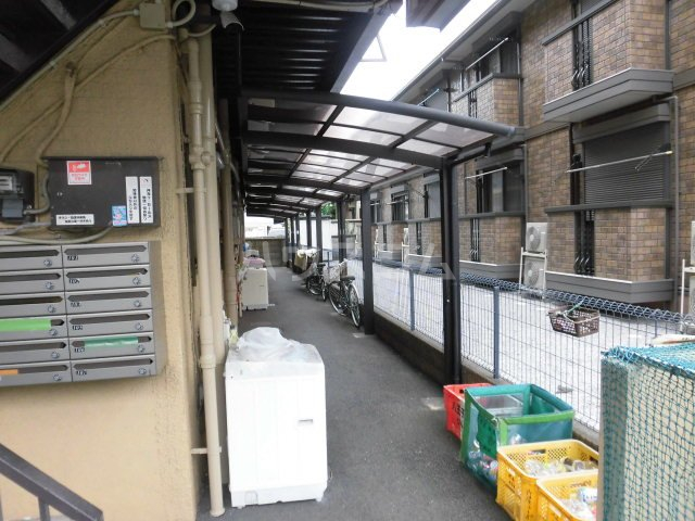 18/27 エントランス