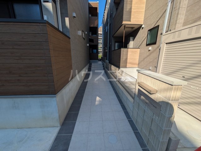 22/30 エントランス