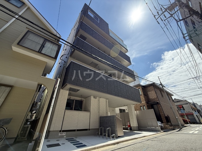 16/20 エントランス