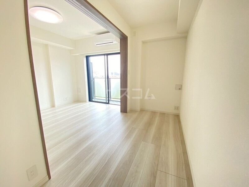 18/28 エントランス