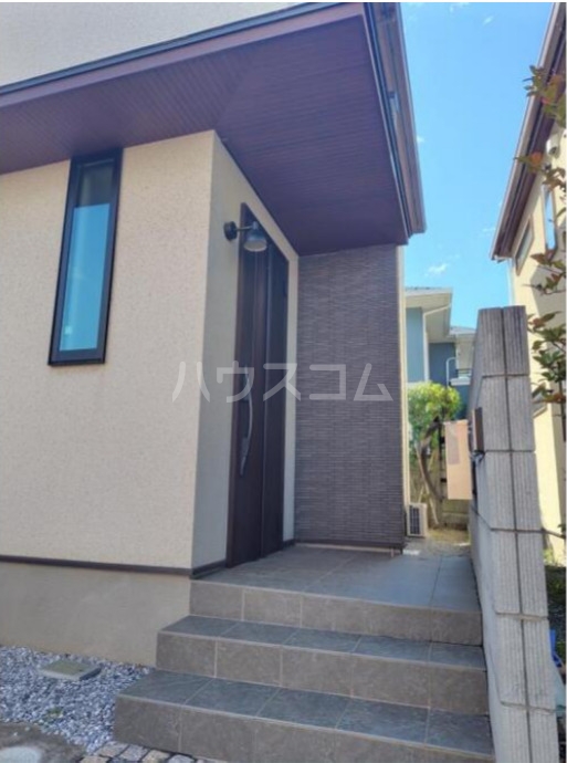 23/30 エントランス