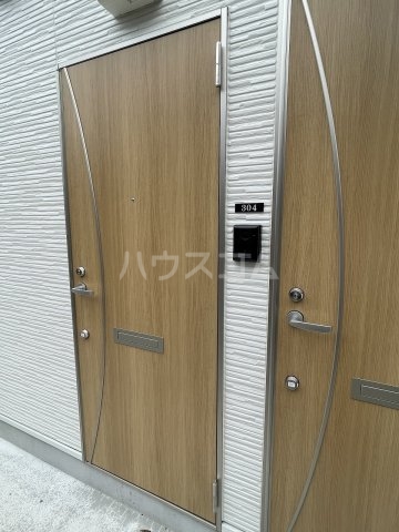 21/30 エントランス