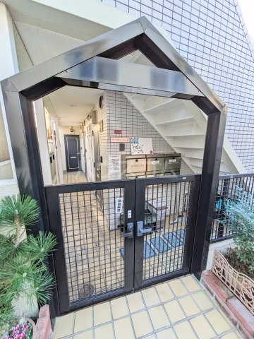 21/28 エントランス