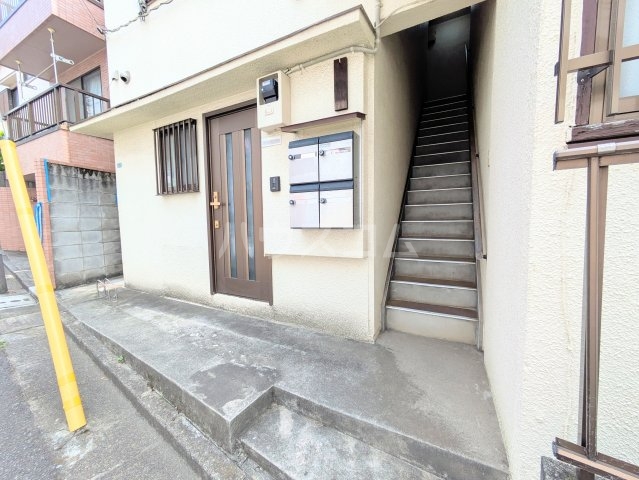 21/28 エントランス