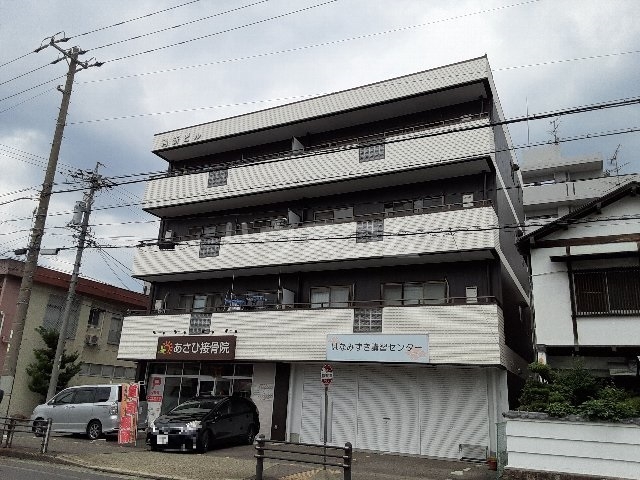 角新ビルの外観