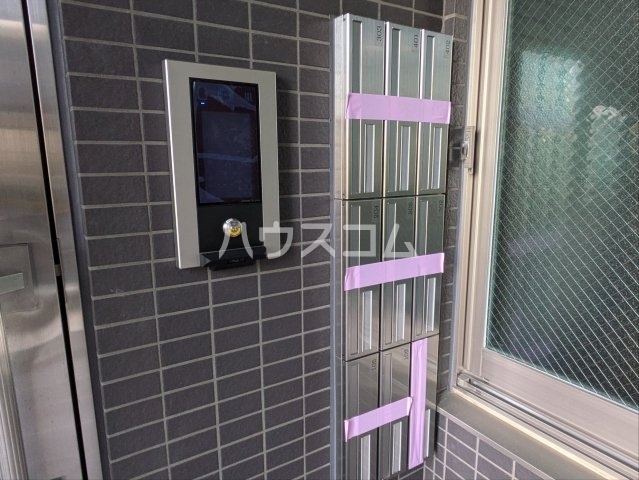 16/19 エントランス