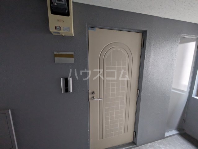 20/27 エントランス