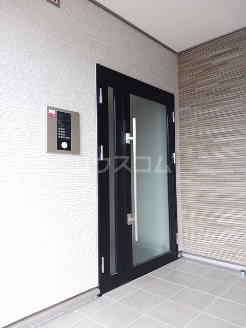15/22 エントランス