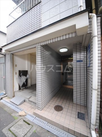 5/5 エントランス