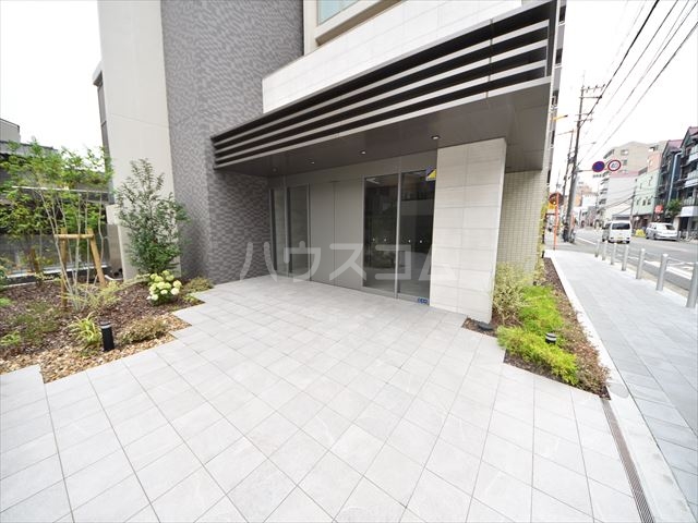 16/25 エントランス