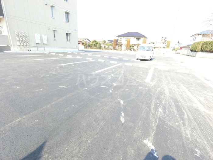17/20 駐車場
