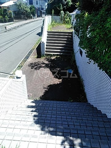 18/20 エントランス