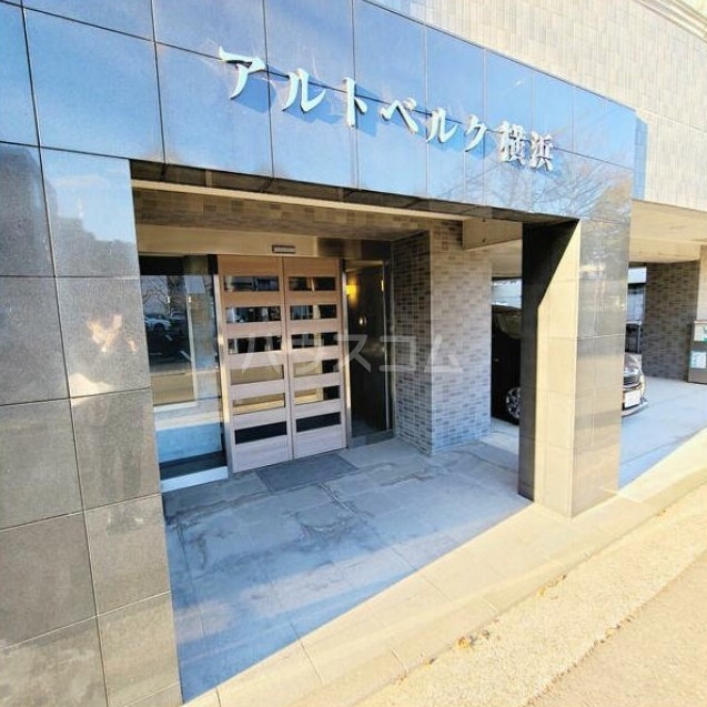 16/17 エントランス