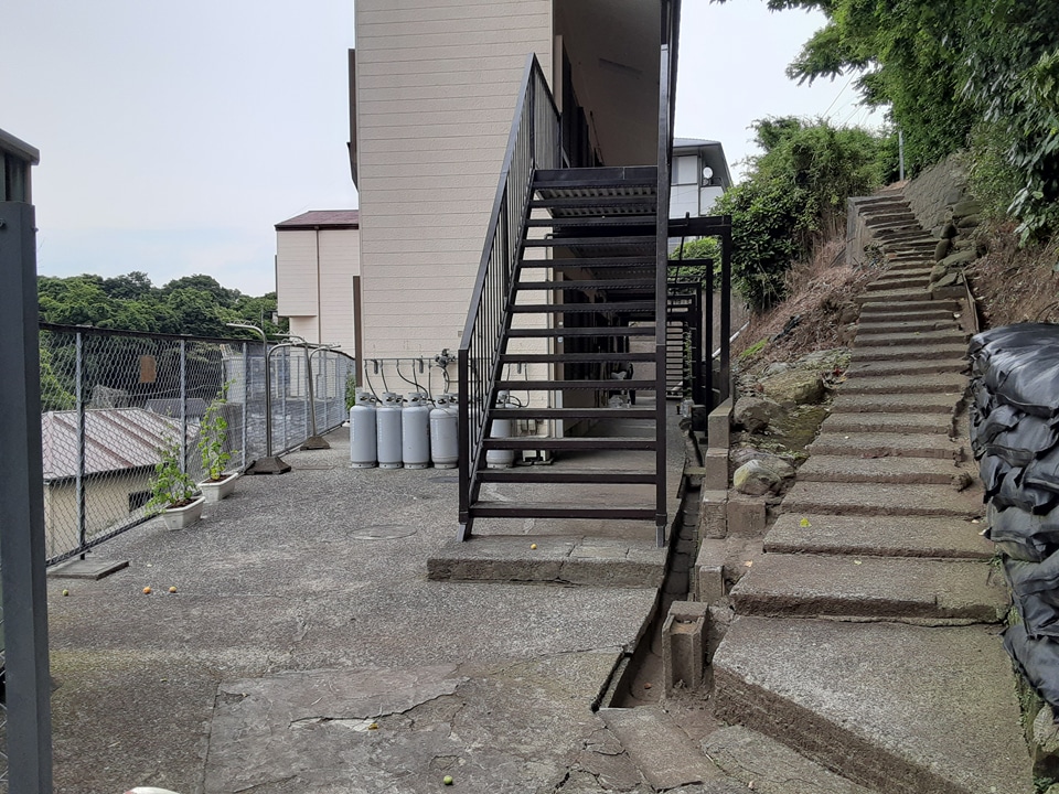 21/30 エントランス