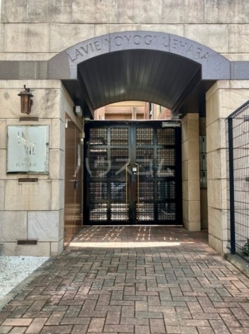 2/2 エントランス