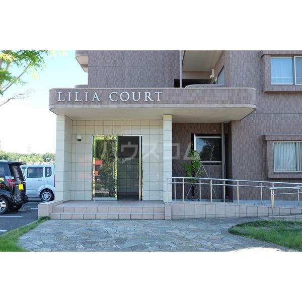 16/16 エントランス