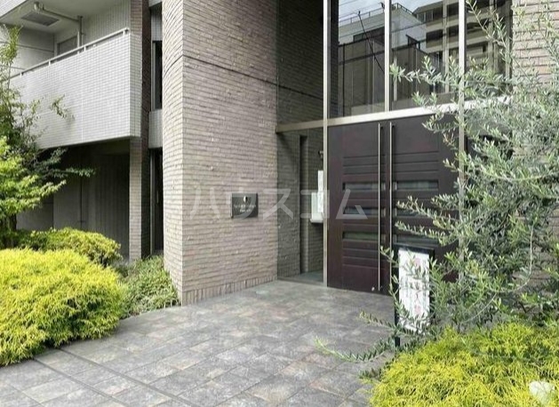 15/21 エントランス