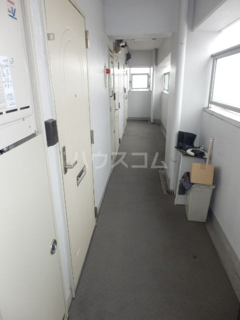 20/27 エントランス