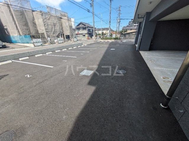 28/30 駐車場