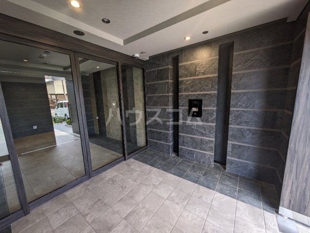 28/30 エントランス