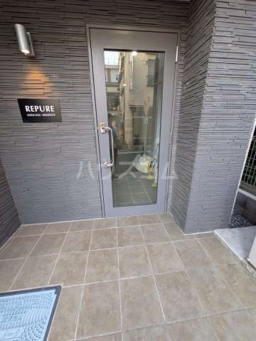 23/29 エントランス