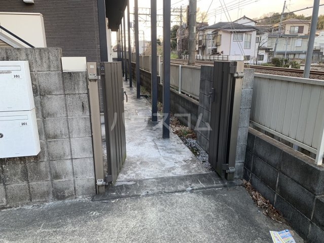 24/30 エントランス