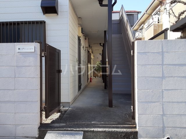 28/30 エントランス