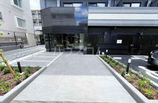 13/24 エントランス