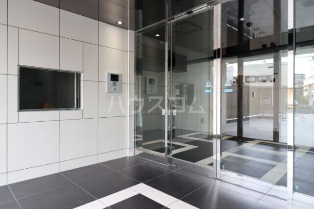 13/23 エントランス