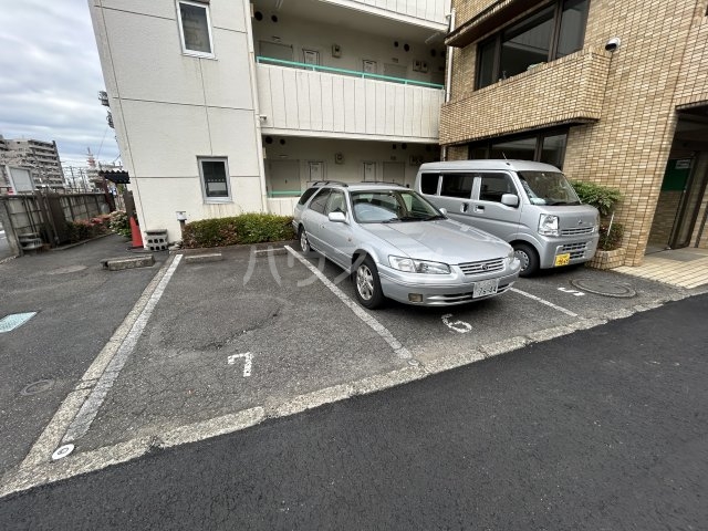 22/30 駐車場