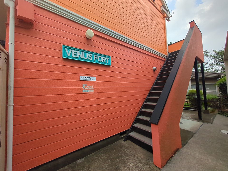 18/28 エントランス