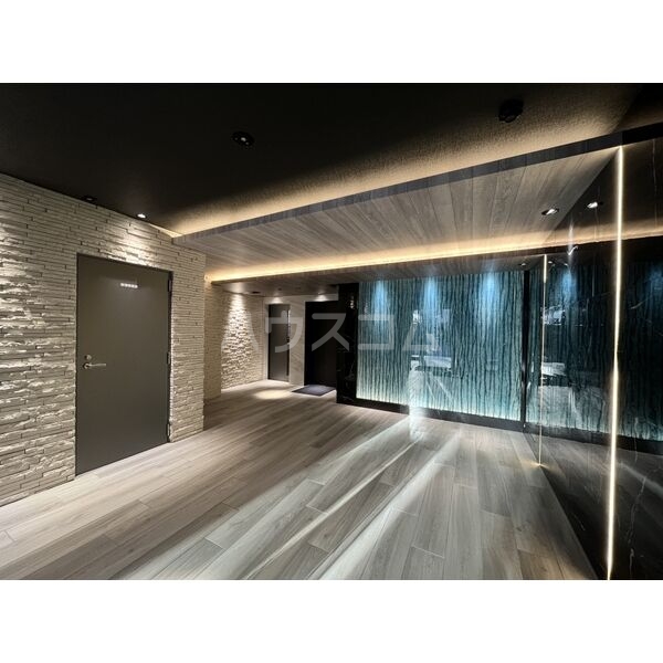 16/27 エントランス