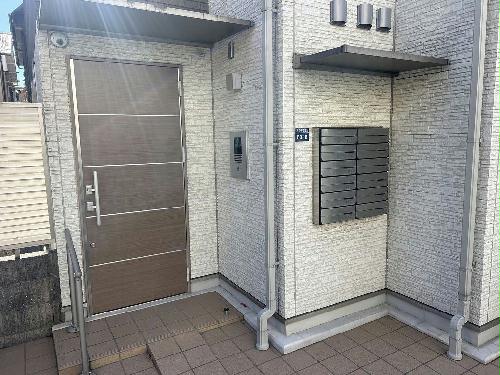 2/2 エントランス