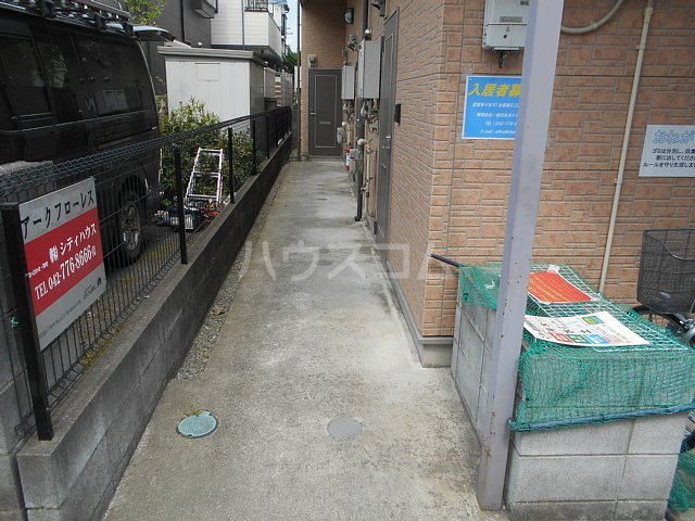 23/25 エントランス