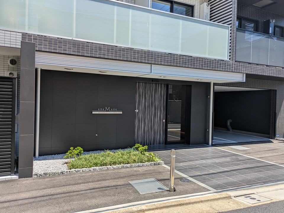 21/23 エントランス