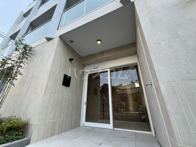 28/29 エントランス