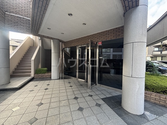 21/29 エントランス