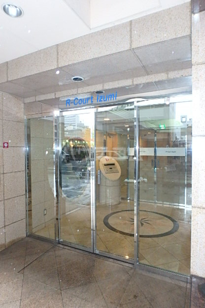 27/30 エントランス