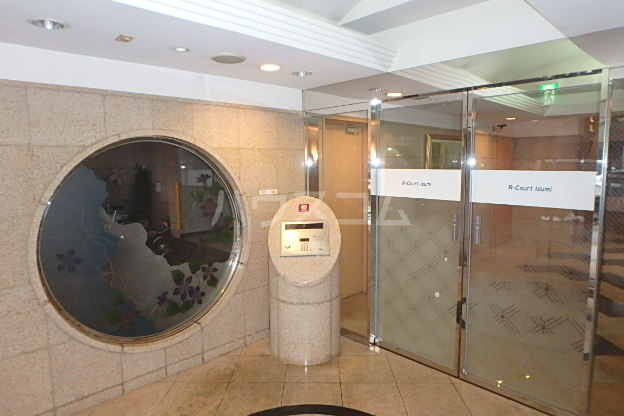 28/30 エントランス