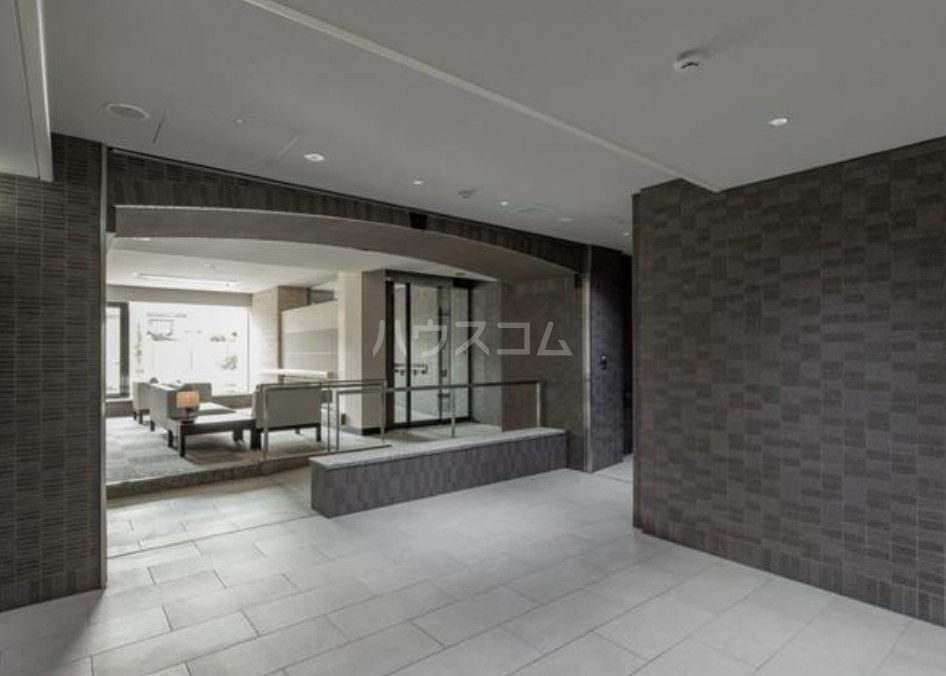 15/26 エントランス