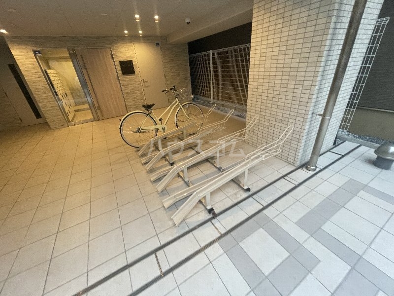 20/30 エントランス