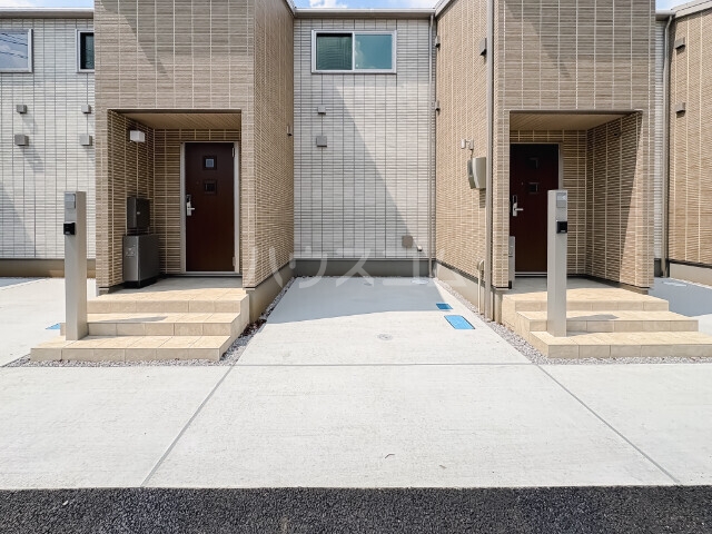 21/23 エントランス