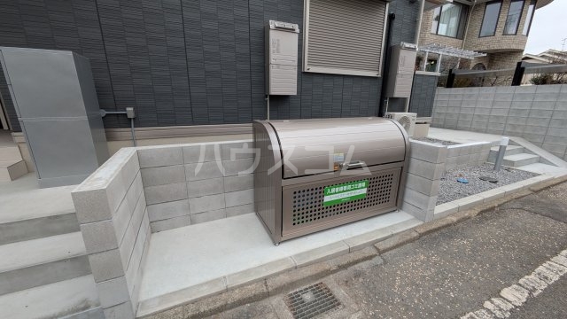 28/30 エントランス