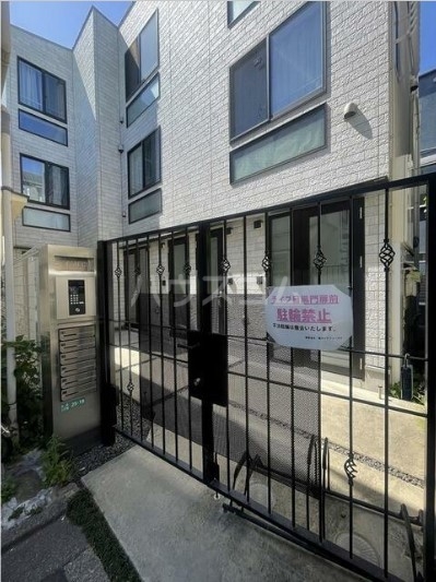 14/21 エントランス