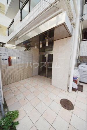 2/3 エントランス