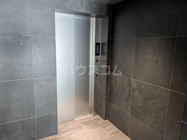 26/30 エントランス