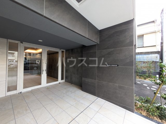 23/30 エントランス